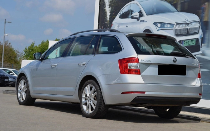 Skoda Octavia cena 66500 przebieg: 136078, rok produkcji 2019 z Słupsk małe 154